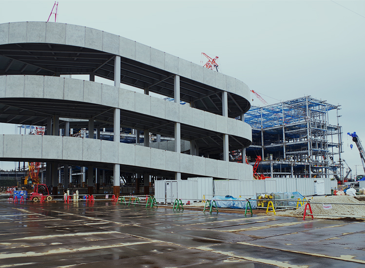 建設している建物